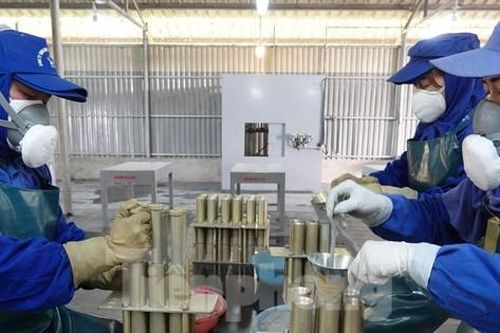 Dừng bán pháo hoa do quân đội sản xuất là thông tin chưa chính xác