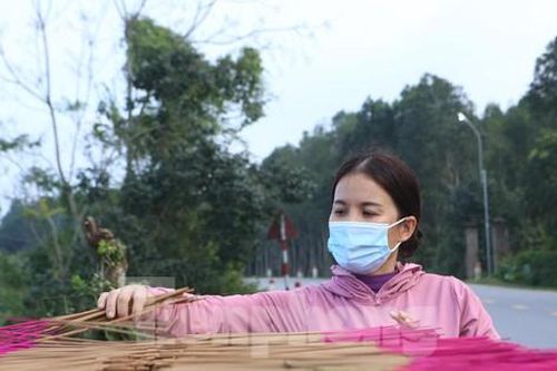 Làng trầm hương làm ngày cày đêm vẫn 'cháy hàng'
