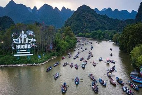 Tạm dừng nhiều lễ hội Xuân ở Hà Nội do dịch bệnh