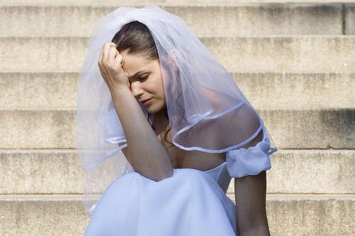 Bi hài: Cô dâu hát một ca khúc khiến chú rể quyết định ly hôn ngay tại đám cưới