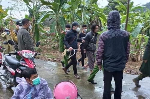 Nghịch tử sát hại bố dã man vì bị than phiền ngủ dậy muộn