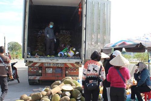 Quảng Ninh: Cận cảnh những chuyến xe 'giải phóng' Mít Thái ở vùng biên