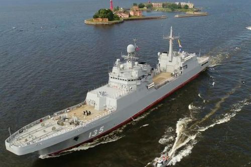 Tàu đổ bộ hiện đại nhất của Nga đồng loạt rời cảng giữa căng thẳng với Ukraine