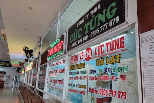 Nhà ga, bến xe Đà Nẵng đìu hiu những ngày trước Tết