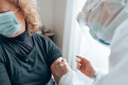 Phát hiện bất ngờ về tác dụng phụ sau tiêm vaccine phòng COVID-19