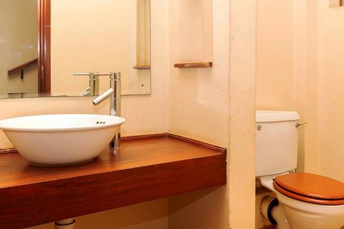 Phòng tắm cũ kỹ 'lột xác' bất ngờ nhờ cách phối màu đơn giản