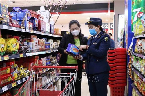 Lai Châu siết chặt kiểm tra hàng hóa dịp Tết tại cửa khẩu biên giới