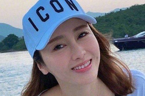'Đệ nhất mỹ nhân TVB' dành lời ngọt ngào cho chồng tật nguyền