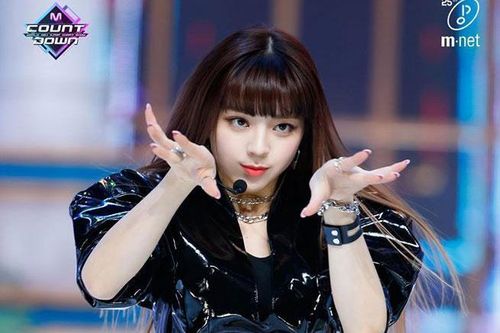 Những idol Hàn 'lột xác' ngoạn mục khi để tóc mái ngang: Lisa xinh đẹp vẫn thua sự cá tính của Jinnie