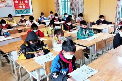 Nhiều học sinh Lào Cai mắc COVID-19 chưa rõ nguồn lây, trường học tăng cường phòng dịch