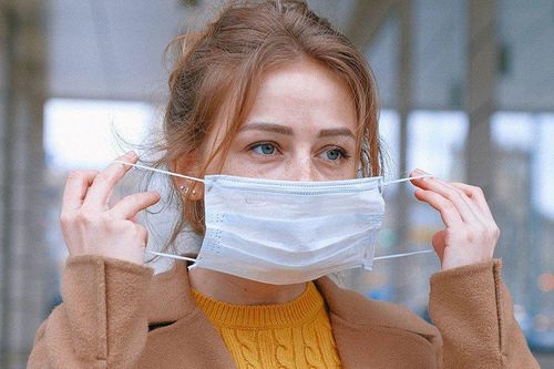 Nghiên cứu cho thấy đeo khẩu trang y tế trông hấp dẫn hơn