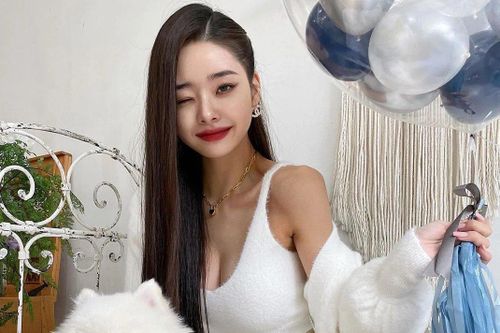 Song Ji A xóa hàng trăm bài viết vì vụ dùng hàng nhái