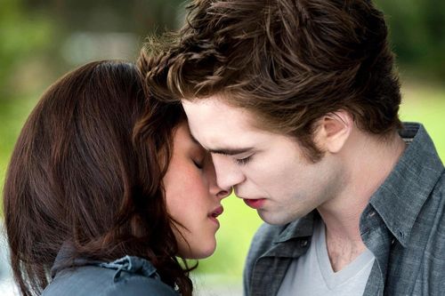 Nụ hôn đầu của Kristen Stewart và Robert Pattinson