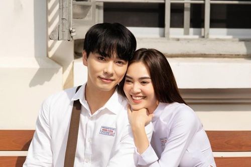 'Hot boy tình tin đồn' của Jun Vũ 'lộ' ảnh tình tứ bên 'đàn chị' Ninh Dương Lan Ngọc