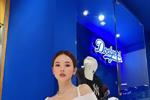 Đăng ảnh khoe eo, 'ngọc nữ' Midu lại gây chú ý vì điều này