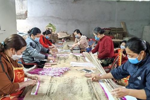 Làng hương trầm xứ Nghệ tất bật vào vụ Tết Nguyên đán
