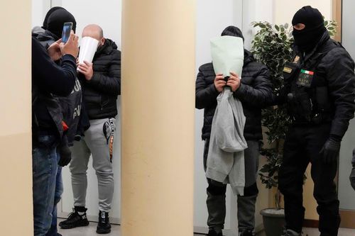 Europol triệt phá đường dây đưa người di cư trái phép đến châu Âu