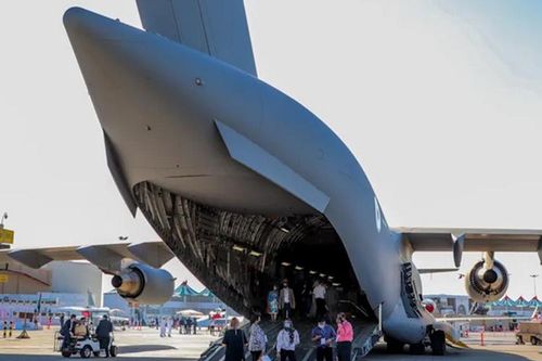 Cận cảnh máy bay 'ngựa thồ' C-17 của quân đội Mỹ