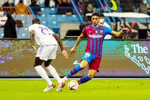 Nghịch lý ở hàng công Barca
