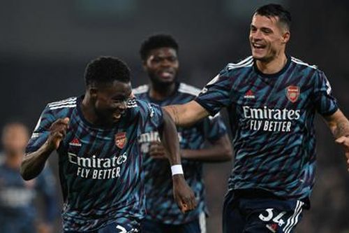 Cầu thủ Arsenal bị điều tra bán độ