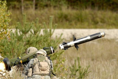 Giữa lúc tình hình Nga – Ukraine căng thẳng, các nước NATO cung cấp vũ khí cho Ukraine