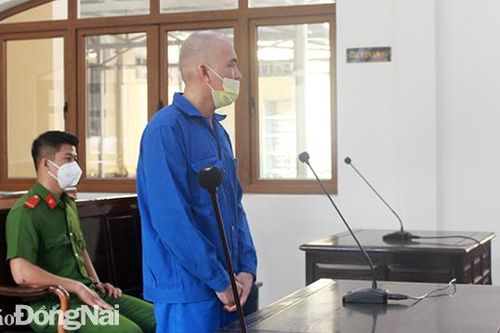 Lừa xin việc, chạy án, bị cáo lãnh án nặng