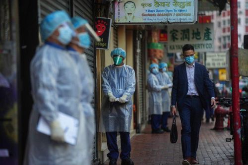 Hong Kong ghi nhận 20 ca Covid-19, phong tỏa nơi ở của gần 3.000 người