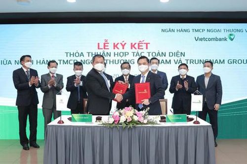 Vietcombank-Trungnam Group hợp tác phát triển năng lượng tái tạo