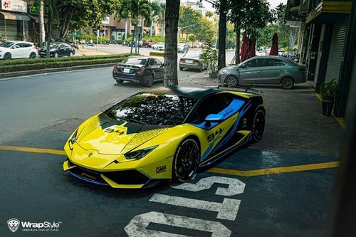Nữ 9X Bạc Liêu khoe 'áo mới' Lamborghini Huracan hơn 10 tỷ