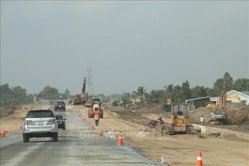 Cao tốc Trung Lương - Mỹ Thuận cho phép ô tô chạy từ ngày 25/1 - 10/2
