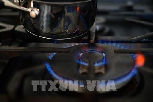 Chính phủ Anh hỗ trợ các hộ gia đình có hóa đơn điện và khí đốt tăng cao