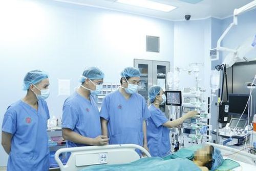 Bệnh viện 108 đón nhận chứng nhận thành viên của Hiệp hội phẫu thuật Hoàng gia Anh
