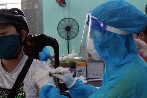 Khánh Hòa: Khẩn trương tiêm vaccine COVID-19 ngoài giờ hành chính