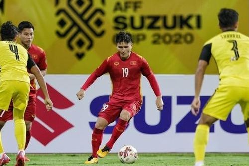 Toán khó cho bóng đá Việt Nam