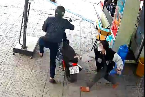 Cô gái truy cản kẻ trộm xe máy ở TP.HCM