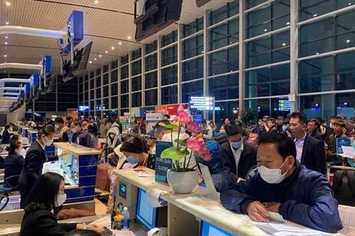 Sân bay Cát Bi nhộn nhịp trở lại khi Hải Phòng hạ cấp độ dịch
