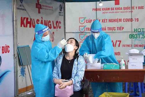Khởi động 'Chuyến xe công đoàn' đưa hơn 2.000 lao động về quê