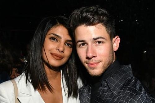 Hoa hậu Priyanka Chopra và chồng kém 10 tuổi có con đầu lòng nhờ mang thai hộ