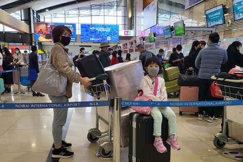 Bộ GTVT bỏ yêu cầu xét nghiệm với khách đi máy bay chưa tiêm vắc xin