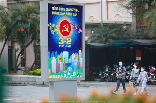 Hà Nội: Trang hoàng đường phố, mừng Đảng, mừng Xuân