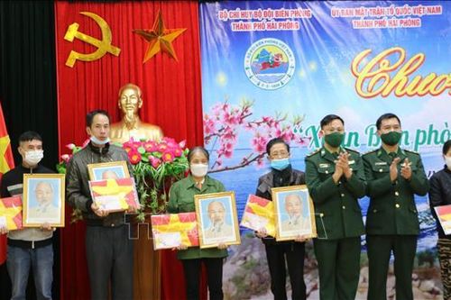Xuân biên phòng ấm lòng dân biển