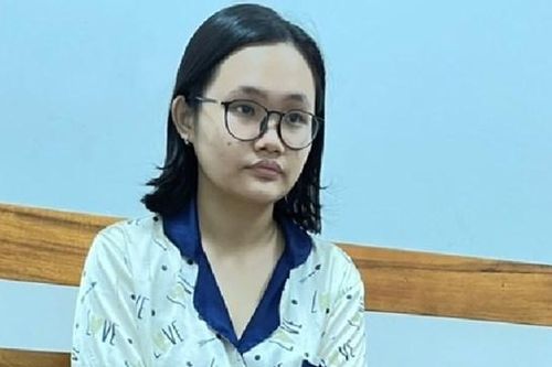 Khởi tố cô gái 21 tuổi giết cha, đốt nhà tạo hiện trường giả