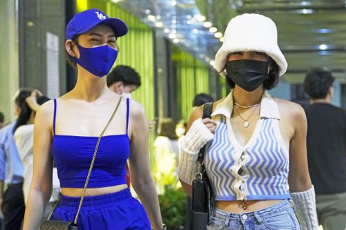 Trung tâm thương mại TP.HCM nhộn nhịp ngày cuối tuần