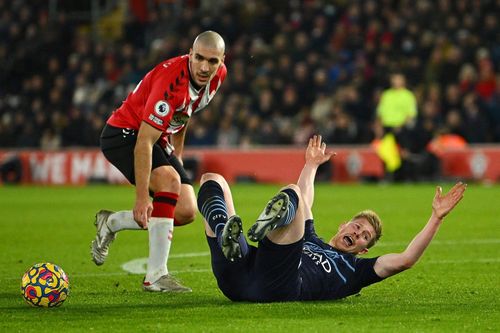 Kết quả Ngoại hạng Anh: Man City thoát thua trước Southampton