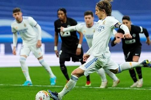 Real Madrid gây thất vọng lớn khi để Elche cầm hòa 2-2