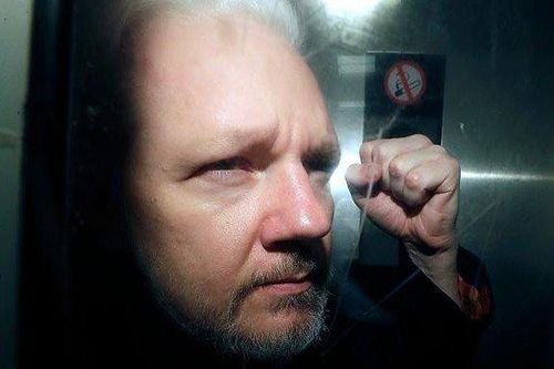 Ông Assange nhận phán quyết mới