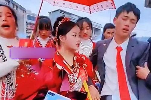 Chú rể suy sụp, 'nước mắt như mưa' trong ngày trọng đại, nguyên nhân gây tranh cãi