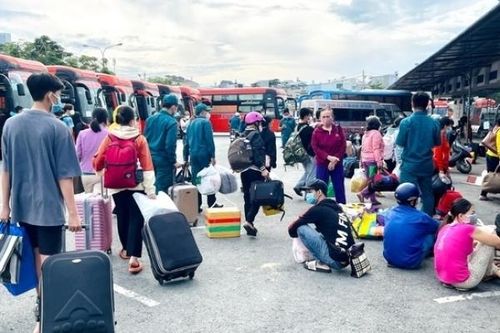 Hà Nội: Hỗ trợ xe miễn phí cho công nhân về quê ăn Tết