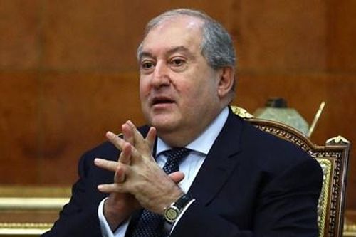 Tổng thống Armenia đột ngột từ chức