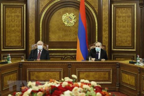 Tổng thống Armenia bất ngờ từ chức sau gần 4 năm nắm quyền